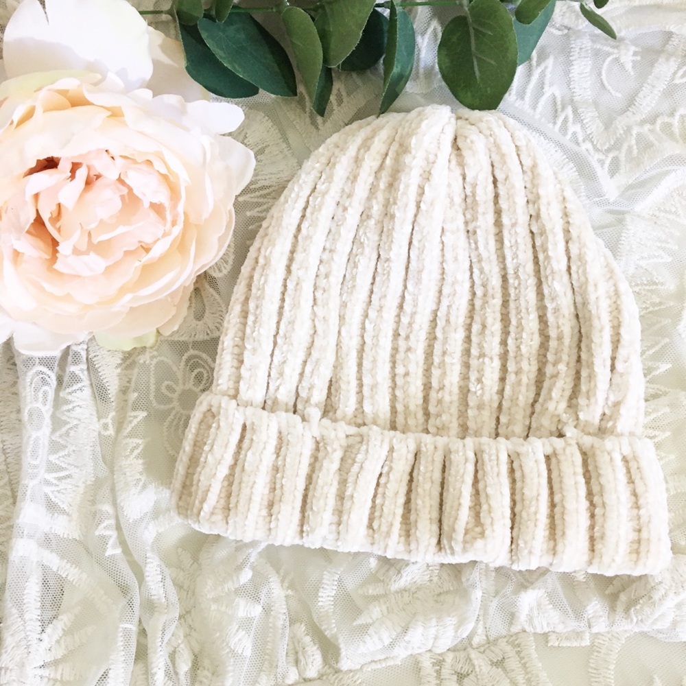 Divided H&M Chenille Knit Beanie